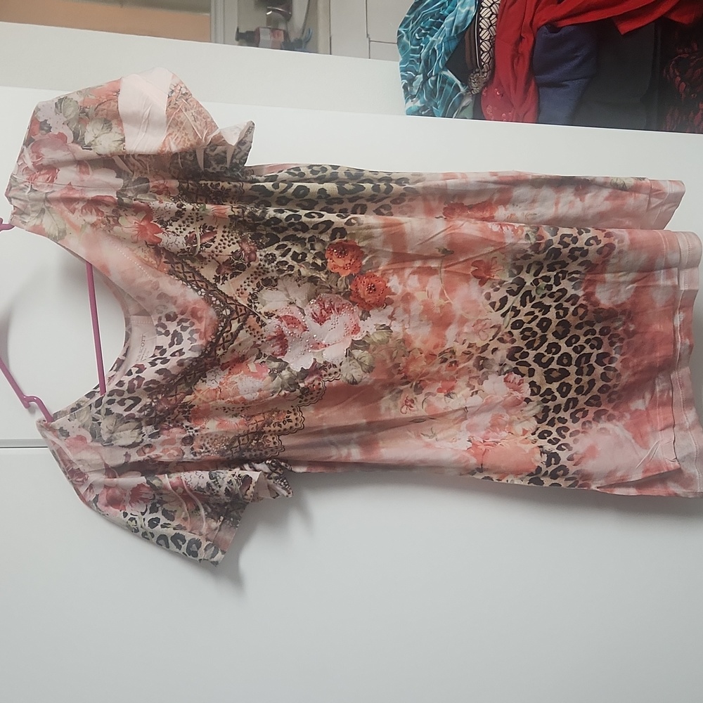 Large Laura Scott orange floral cheetah blingy top